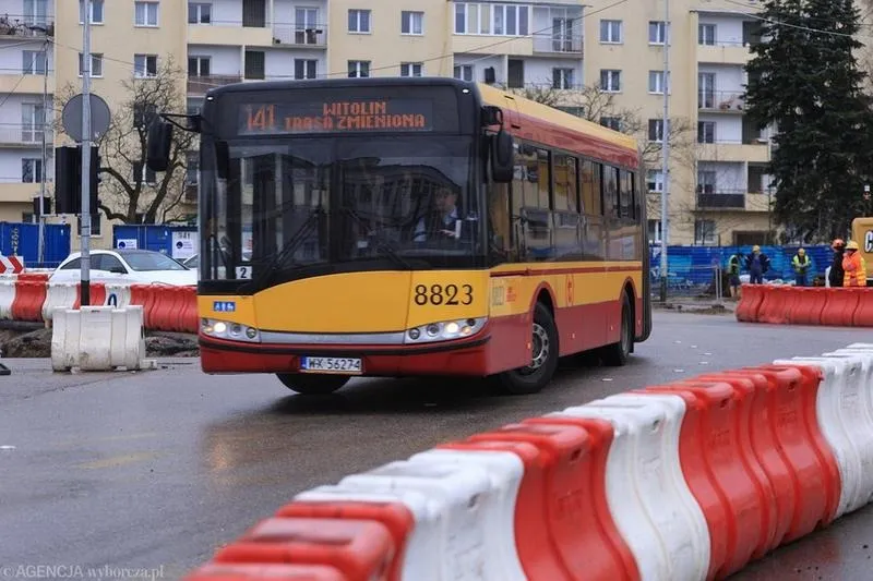 Gdzie w Warszawie wyrobić bilet miesięczny — punkty i godziny otwarcia