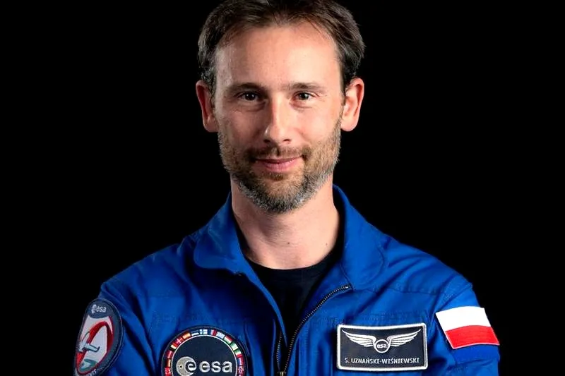 Ile trwa lot Sławosza w kosmos? Czas misji i powrotu na Ziemię