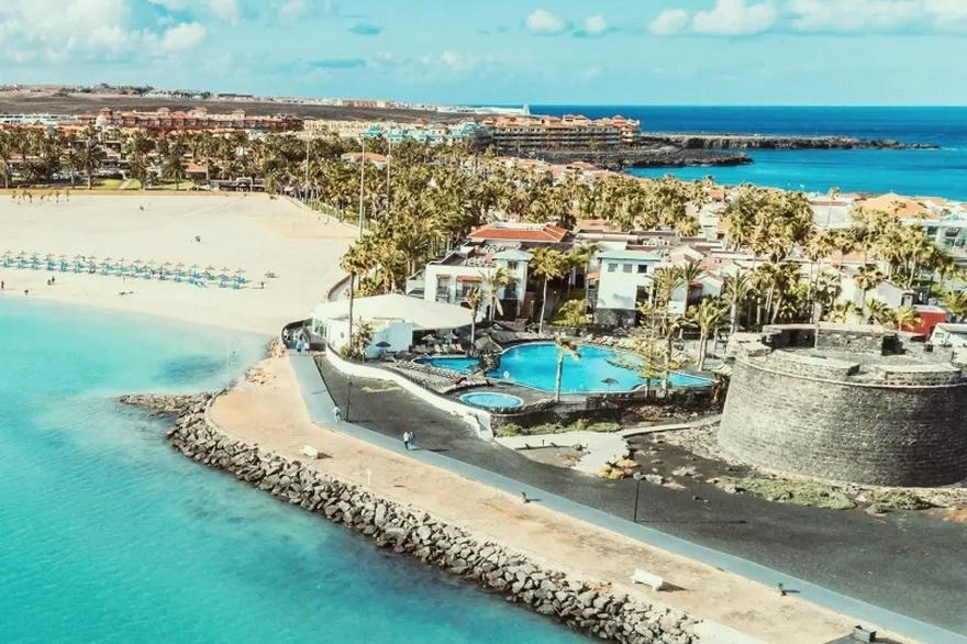 Ile trwa lot Warszawa–Fuerteventura? Sprawdź czas podróży