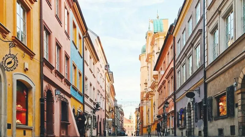 Ile trwa lot z Warszawy do Hamburga? Czas podróży i najważniejsze informacje
