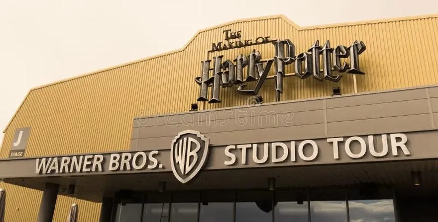 Jak dojechać do Warner Bros. Studio London: praktyczny przewodnik