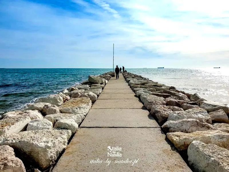 Jak dojechać samochodem do Lido di Venezia? Praktyczny przewodnik podróżniczy