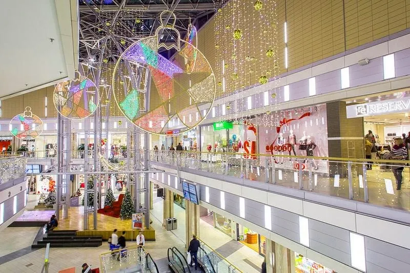 Jak szybko i komfortowo dojechać z dworca głównego we Wrocławiu do Pasażu Grunwaldzkiego?