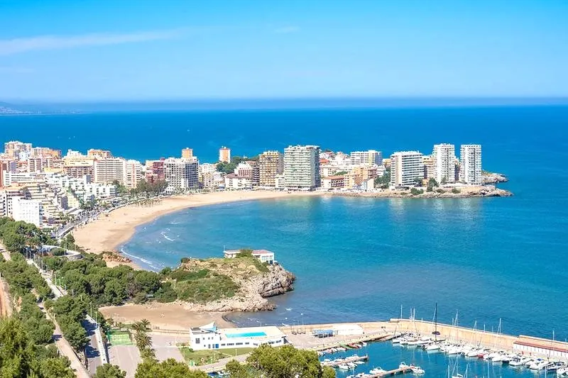 Jak szybko i wygodnie dojechać z lotniska Castellón do Walencji?