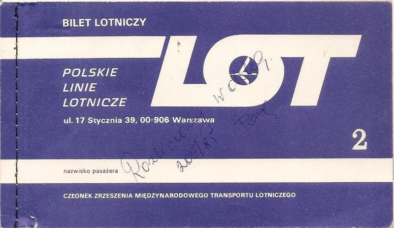 Kiedy najlepiej rezerwować bilet lotniczy, aby zaoszczędzić?