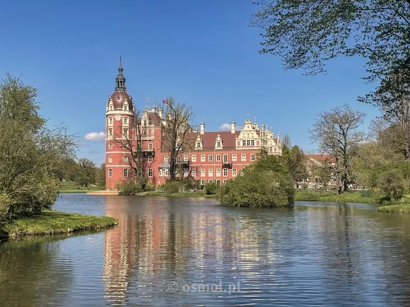 Kiedy warto odwiedzić Park Mużakowski? Odkryj najlepsze pory na wizytę!