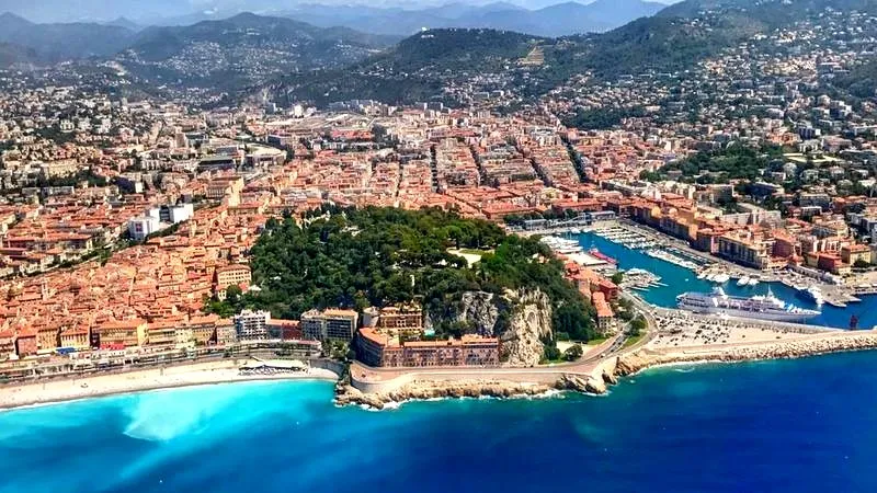 Nicea: ile trwa lot i co warto wiedzieć