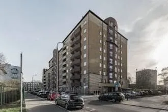 Szlenkierów 1 – jak dojechać komunikacją i samochodem?