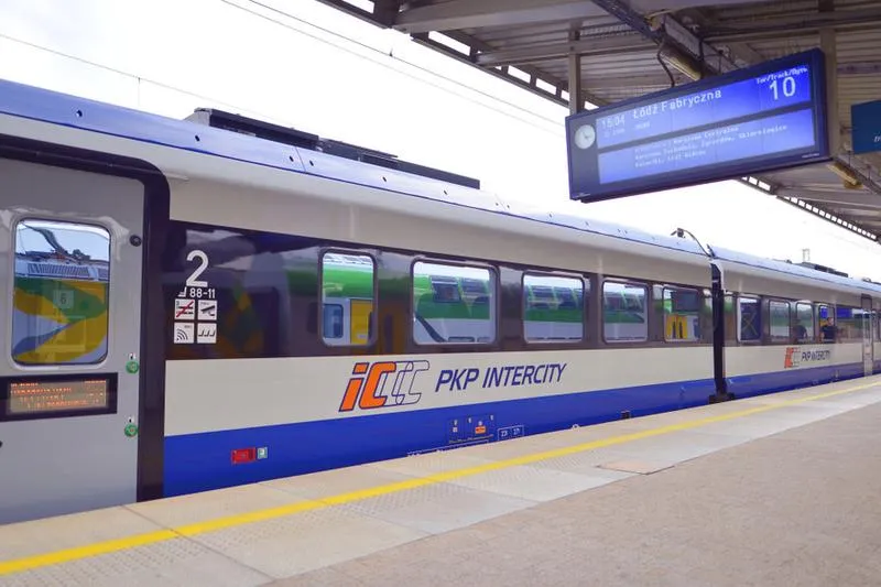 Podróż pociągiem PKP